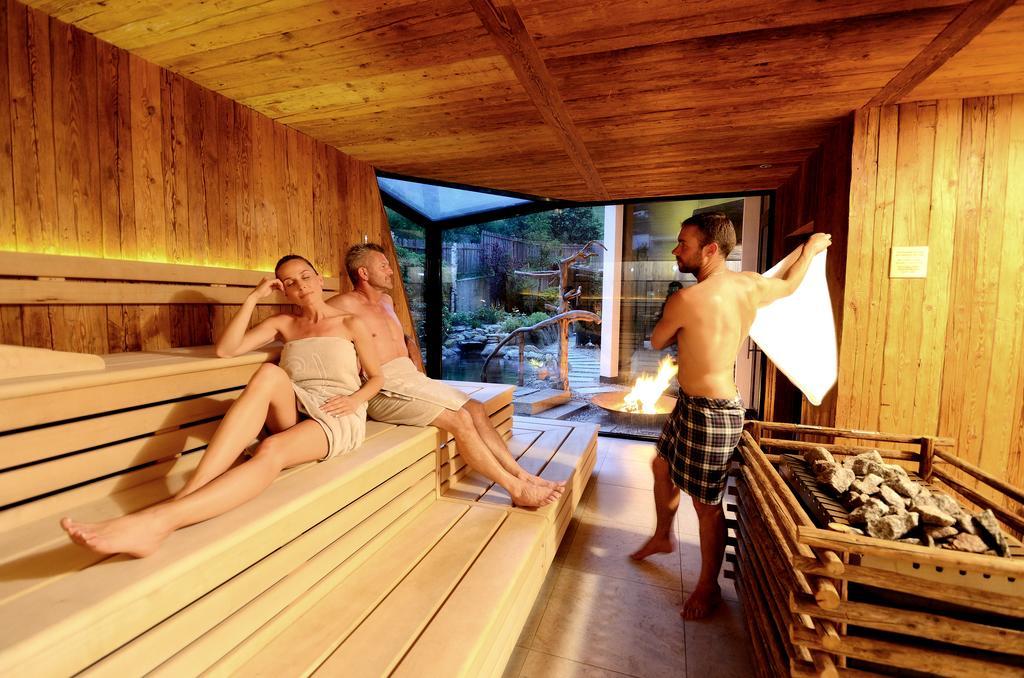 Stroblhof Active Family Spa Resort San Leonardo in Passiria Zewnętrze zdjęcie